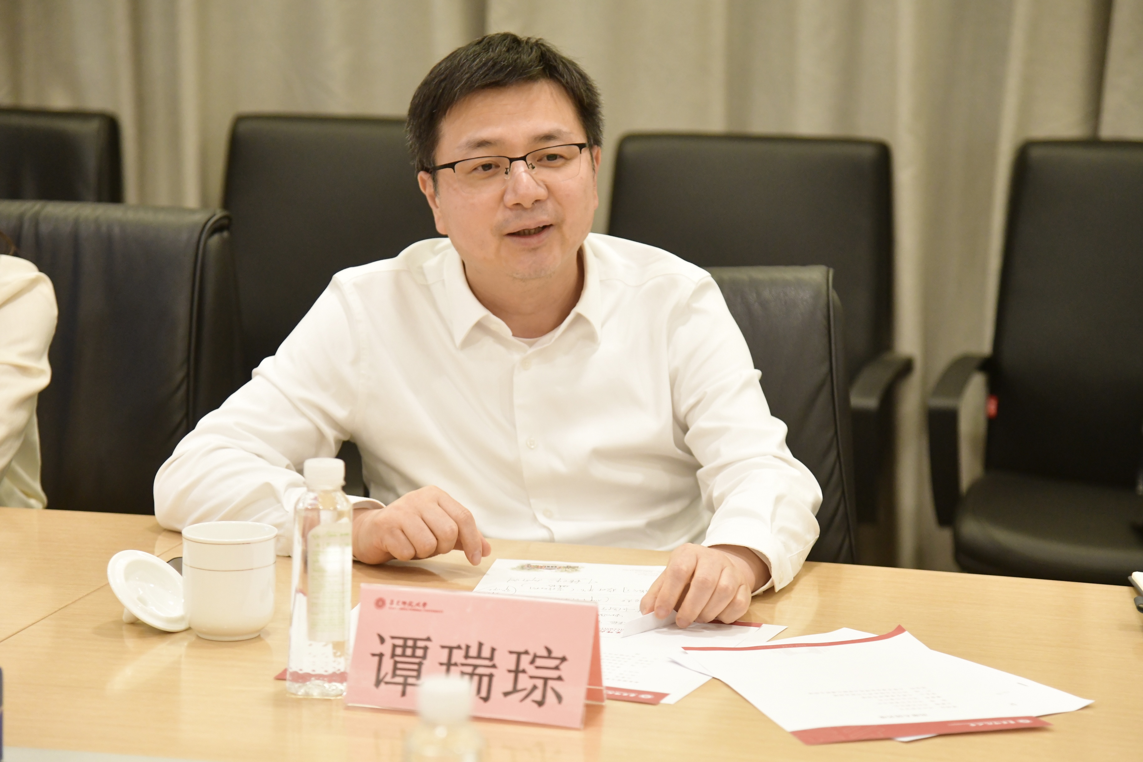 副区长.jpg 副区长.jpg